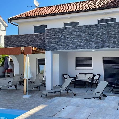 Villa Mira ***** Пинезичи Экстерьер фото