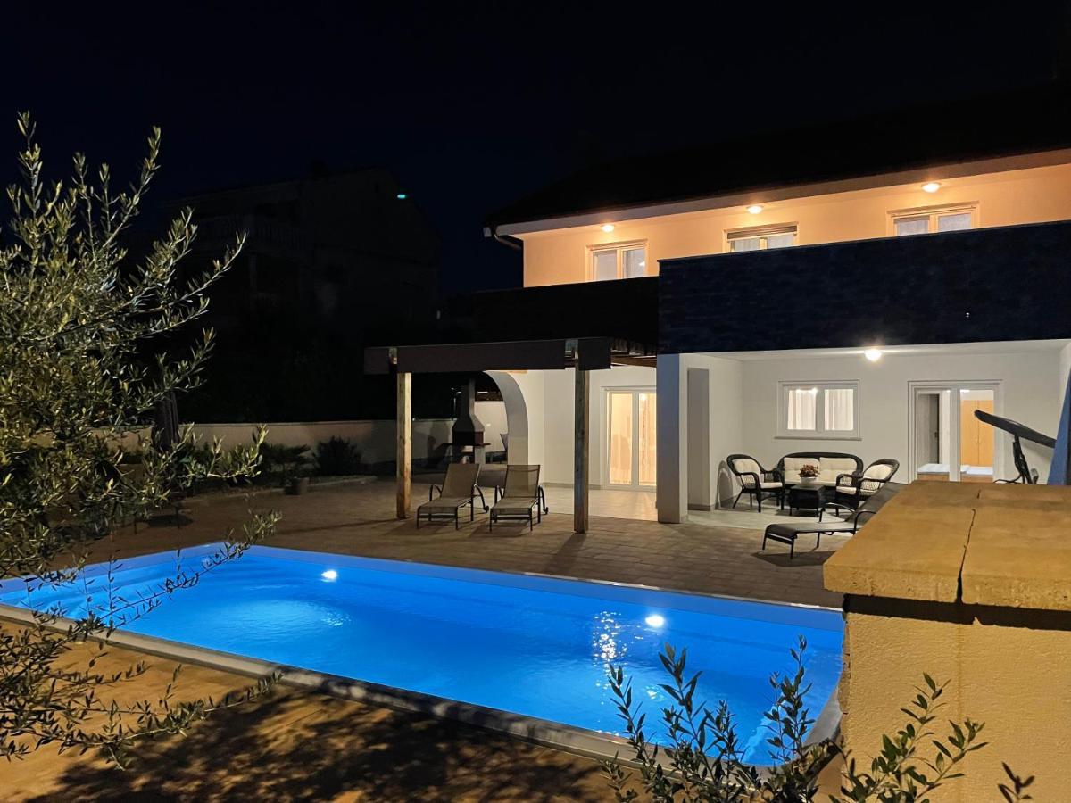 Villa Mira ***** Пинезичи Экстерьер фото