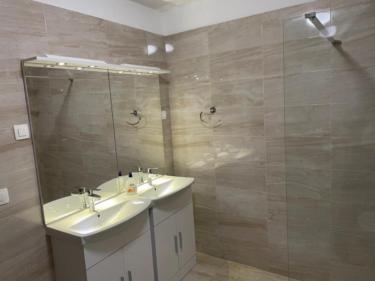 Villa Mira ***** Пинезичи Экстерьер фото