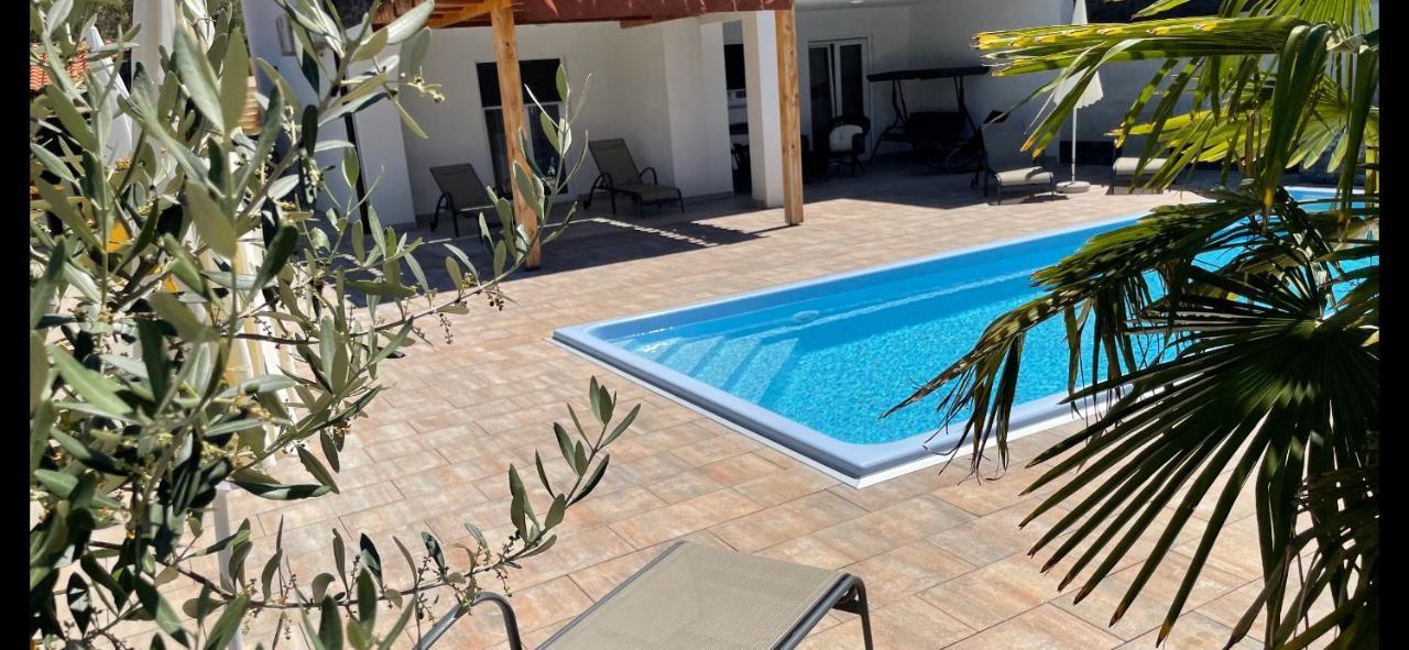 Villa Mira ***** Пинезичи Экстерьер фото